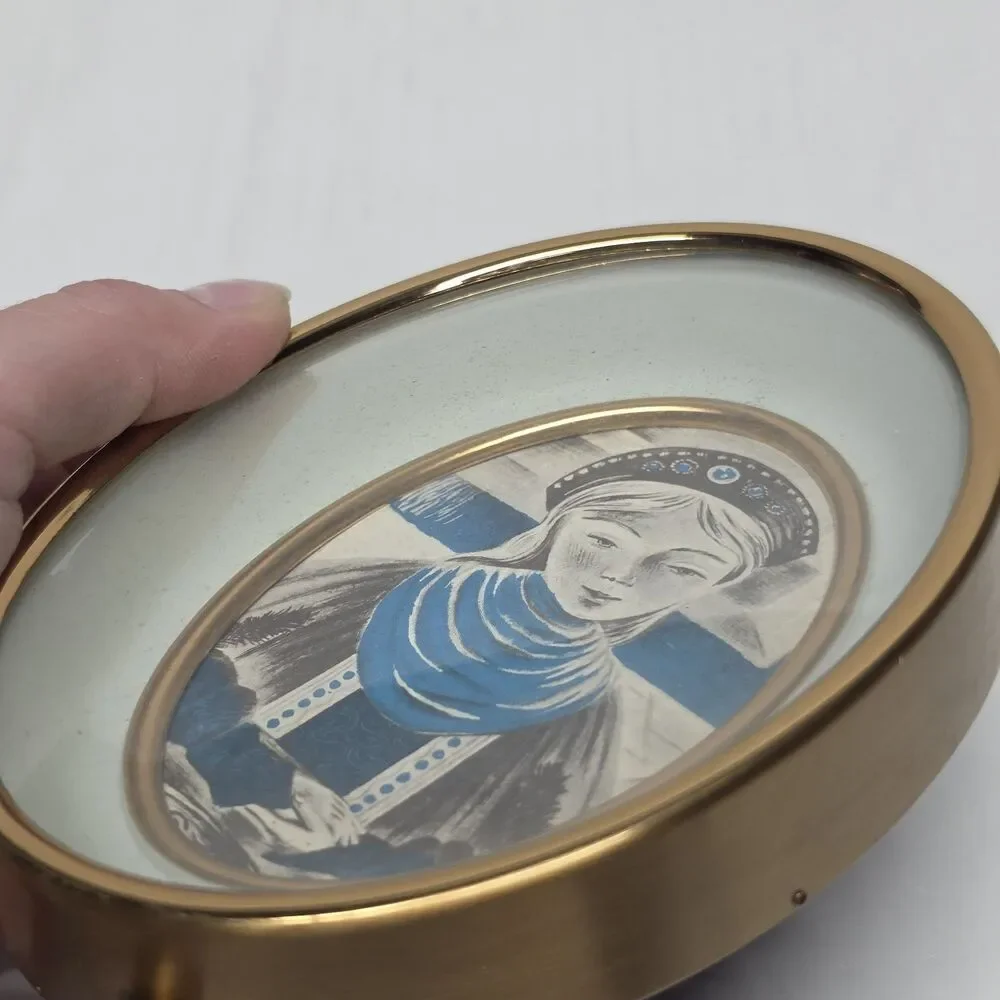Vintage Bubble Glass Oval Picture Frame Shadow Box Retro 60s Gold Tone Metal